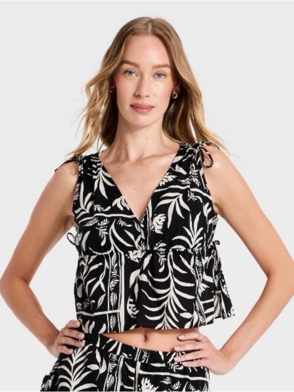 💥5/$15 EUC A New Day Tropical Tie Sleeveless Top